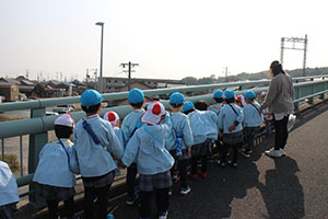 お散歩へでかけました　さくら・りす