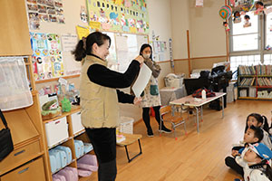 マラソンの表彰式が行われました　年少・年中・年長