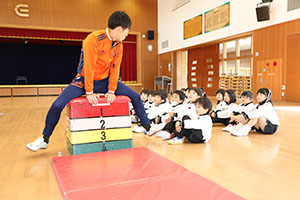 体操教室　ー跳び箱ー　ひまわり