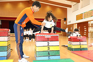 体操教室　ー跳び箱ー　ひまわり