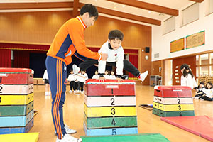 体操教室　ー跳び箱ー　ひまわり
