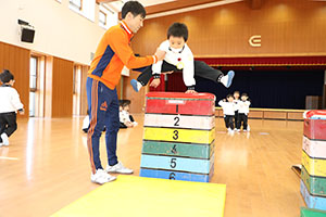 体操教室　ー跳び箱ー　ひまわり