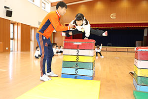 体操教室　ー跳び箱ー　ひまわり