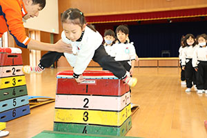 体操教室　ー跳び箱ー　さくら