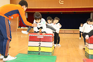 体操教室　ー跳び箱ー　たんぽぽ