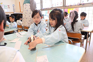 科学教室「色の不思議」　D・E