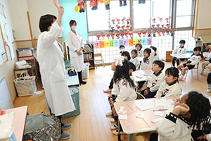 科学教室「色の不思議」　A・B・C