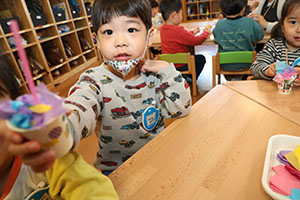 お花の制作　ぺんぎん