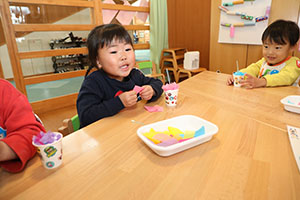 お花の制作　ぺんぎん