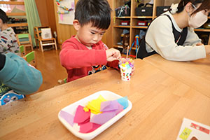 お花の制作　ぺんぎん