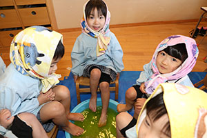 足湯♨気持ちよかったね　こあら（ひよこ）