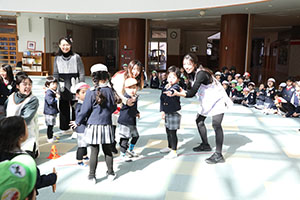 リレー楽しかったね　きりん・うさぎ・B