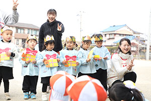 2月生まれの誕生会　「リレー」　 年少組