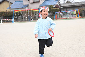 2月生まれの誕生会　「リレー」　 年少組