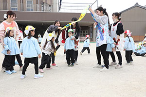 2月生まれの誕生会　「リレー」　 年少組