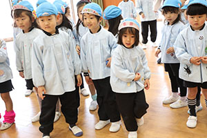 2月生まれの誕生会　「ドッジボール」　 年中組