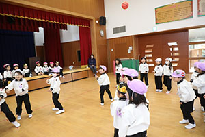 2月生まれの誕生会　「ドッジボール」　 年中組