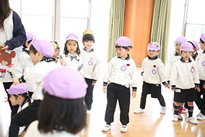 2月生まれの誕生会　「ドッジボール」　 年中組