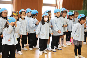 2月生まれの誕生会　「ドッジボール」　 年中組