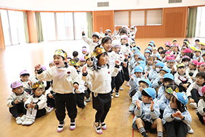 2月生まれの誕生会　「ドッジボール」　 年中組