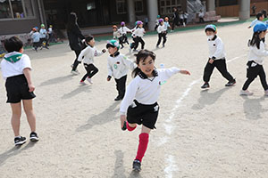 2月生まれの誕生会　「逃走中ゲーム」　 年長組