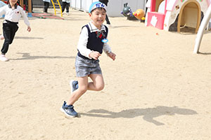 2月生まれの誕生会　「逃走中ゲーム」　 年長組