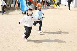 2月生まれの誕生会　「逃走中ゲーム」　 年長組