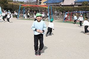 2月生まれの誕生会　「逃走中ゲーム」　 年長組