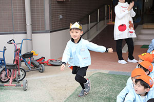 2月生まれの誕生会　「逃走中ゲーム」　 年長組