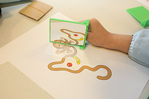 年中組の科学教室「鏡の不思議」　ばら・すみれ