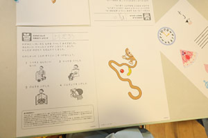 年中組の科学教室「鏡の不思議」　ばら・すみれ