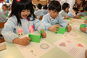 年中組の科学教室「鏡の不思議」　ひまわり・さくら・たんぽぽ