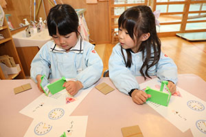 年中組の科学教室「鏡の不思議」　ひまわり・さくら・たんぽぽ