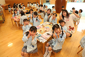 ランチルームでお給食　りす・B