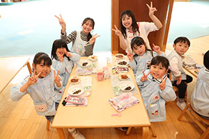 ランチルームでお給食　りす・B