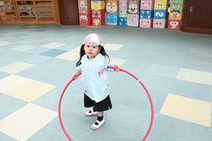 フラフープに挑戦！　うさぎ