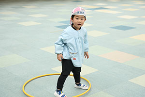 フラフープに挑戦！　うさぎ