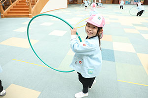 フラフープに挑戦！　うさぎ