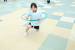 フラフープに挑戦！　うさぎ