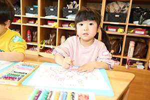 ひな祭りの塗り絵をしました　あひる