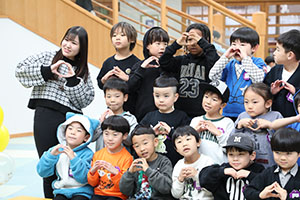 わくわくパーティ　集合写真の様子