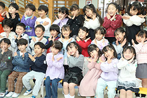 わくわくパーティ　集合写真の様子