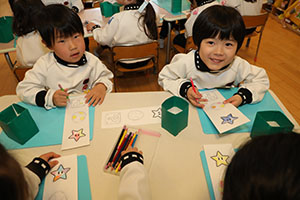 年長さんへのプレゼント　ひまわり・さくら