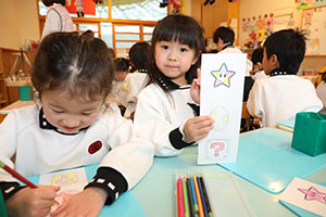 年長さんへのプレゼント　ひまわり・さくら