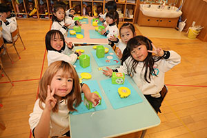 年長さんへのプレゼント　ひまわり・さくら