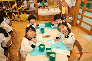 年長さんへのプレゼント　ひまわり・さくら