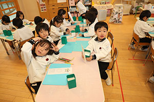 年長さんへのプレゼント　ひまわり・さくら