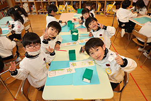 年長さんへのプレゼント　ひまわり・さくら