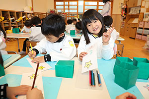 年長さんへのプレゼント　ひまわり・さくら