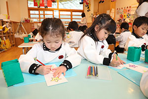 年長さんへのプレゼント　ひまわり・さくら